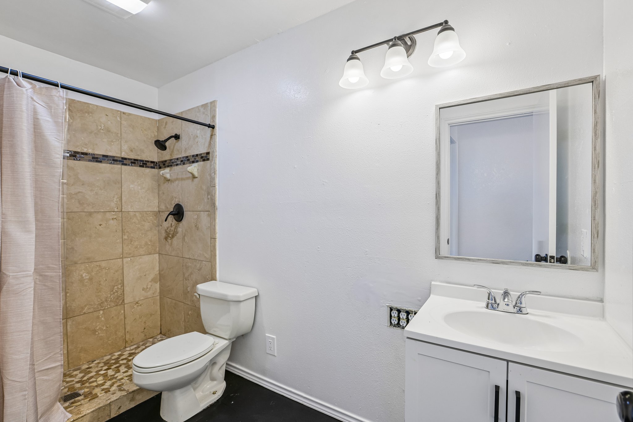 Windermere Dr-S2206-023.jpg