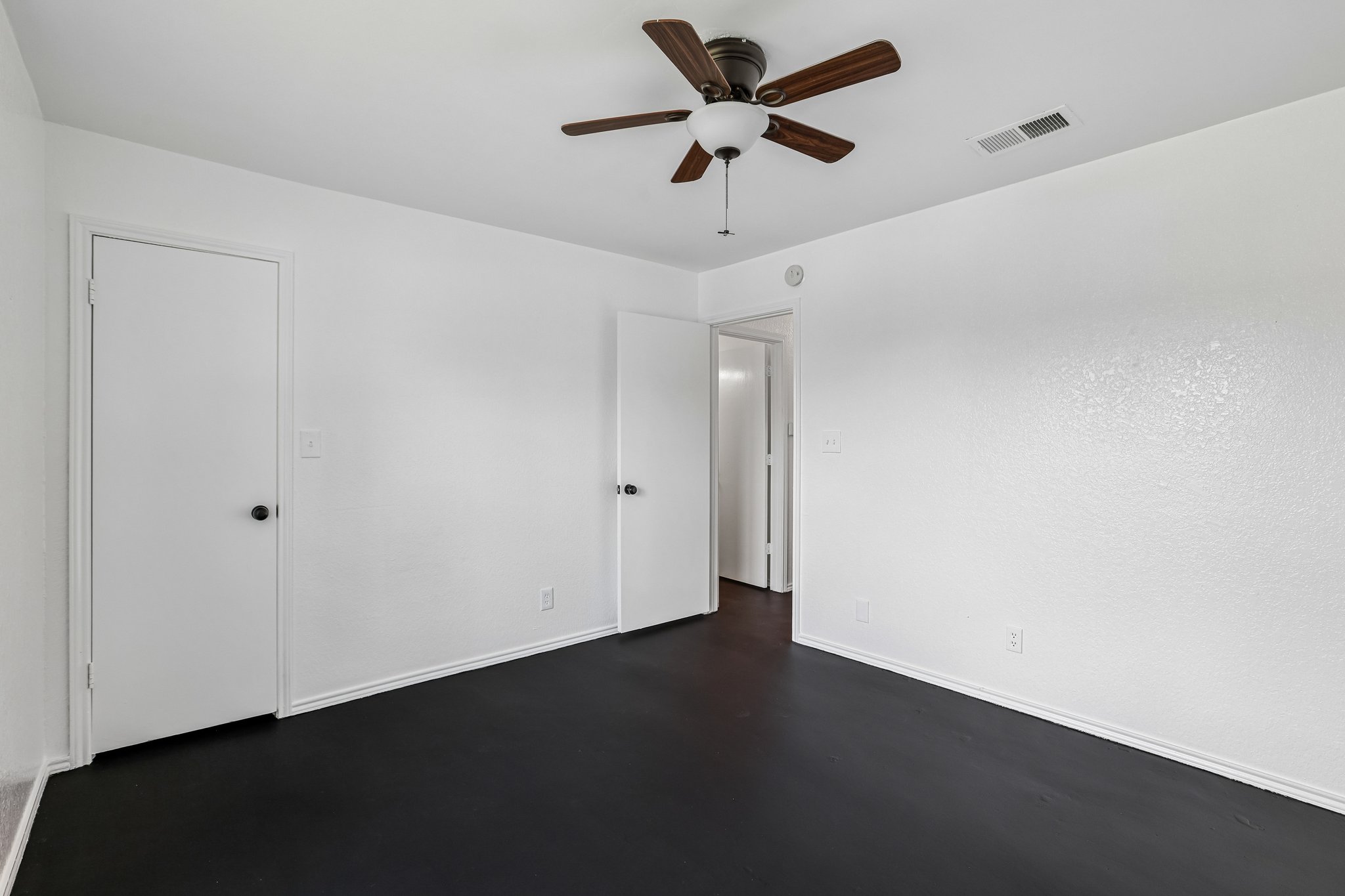 Windermere Dr-S2206-026.jpg
