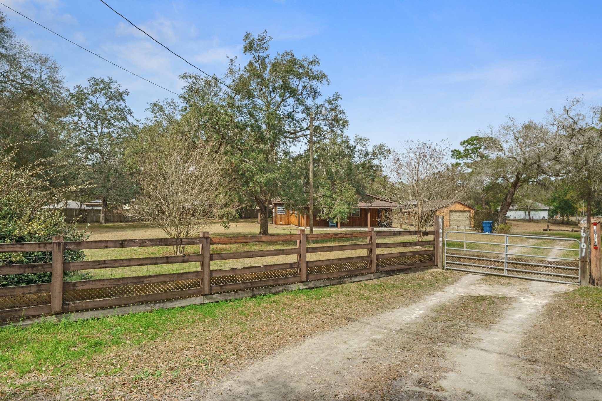 16101 Tampa St, Brooksville, FL 34604 Admired Images LLC