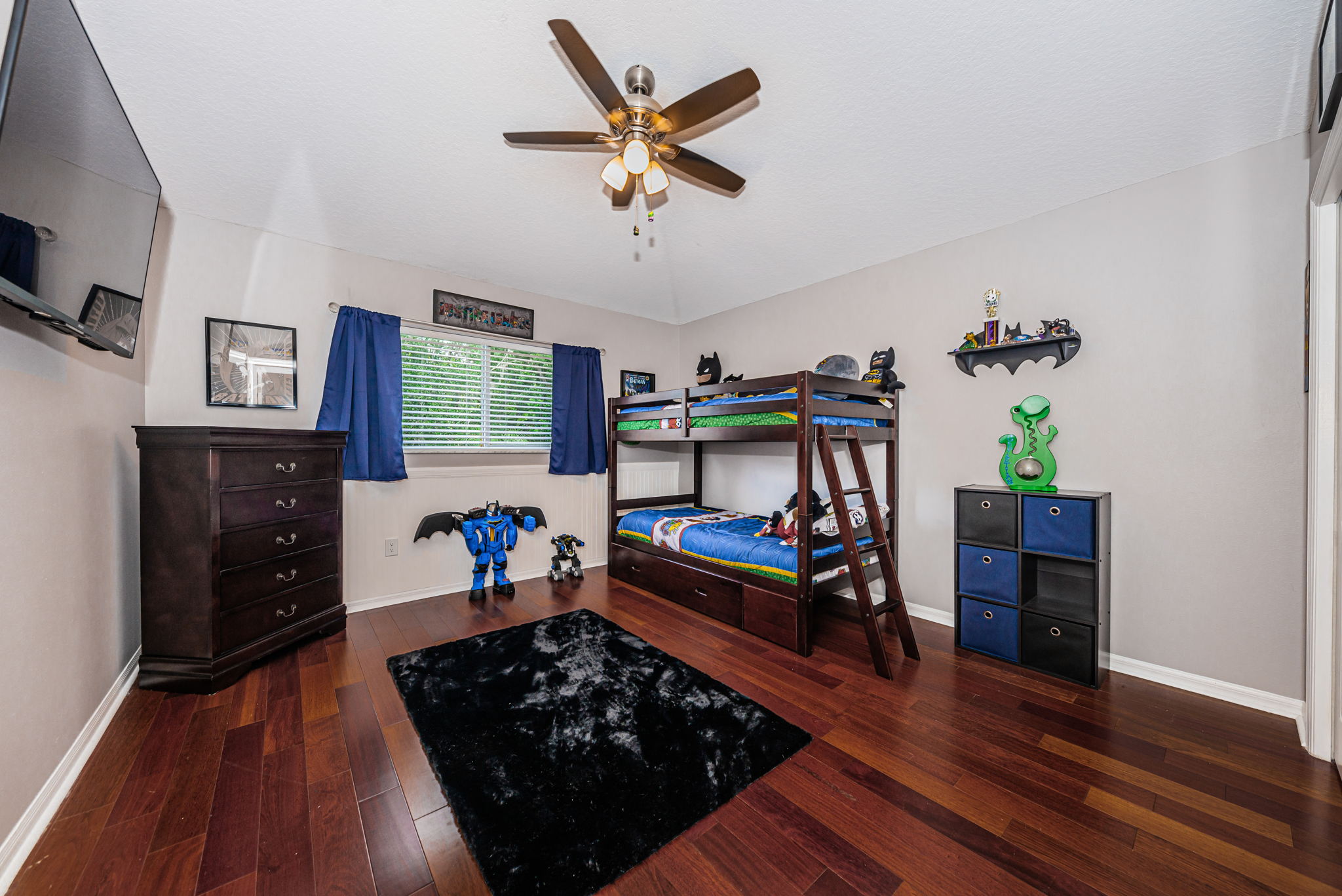 Upper Level Bedroom3