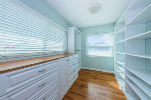 Master Bedroom Walk-in Closet1a