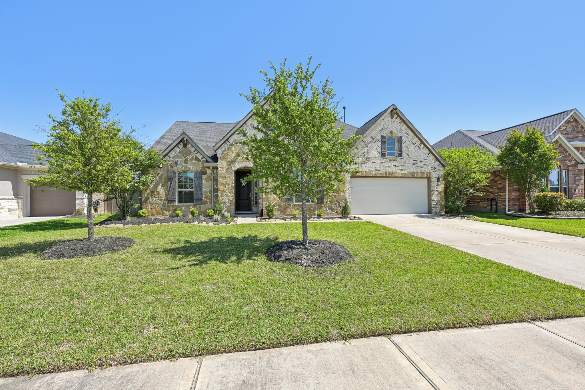Carriage Oaks Ln-1104-003.jpg