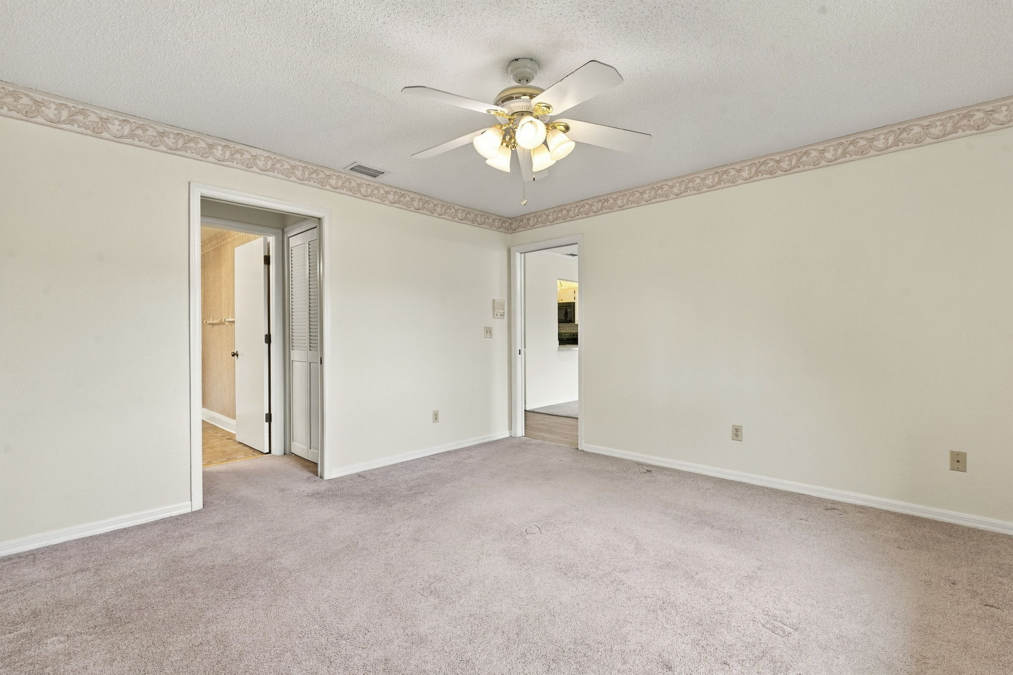 Interiors (40)