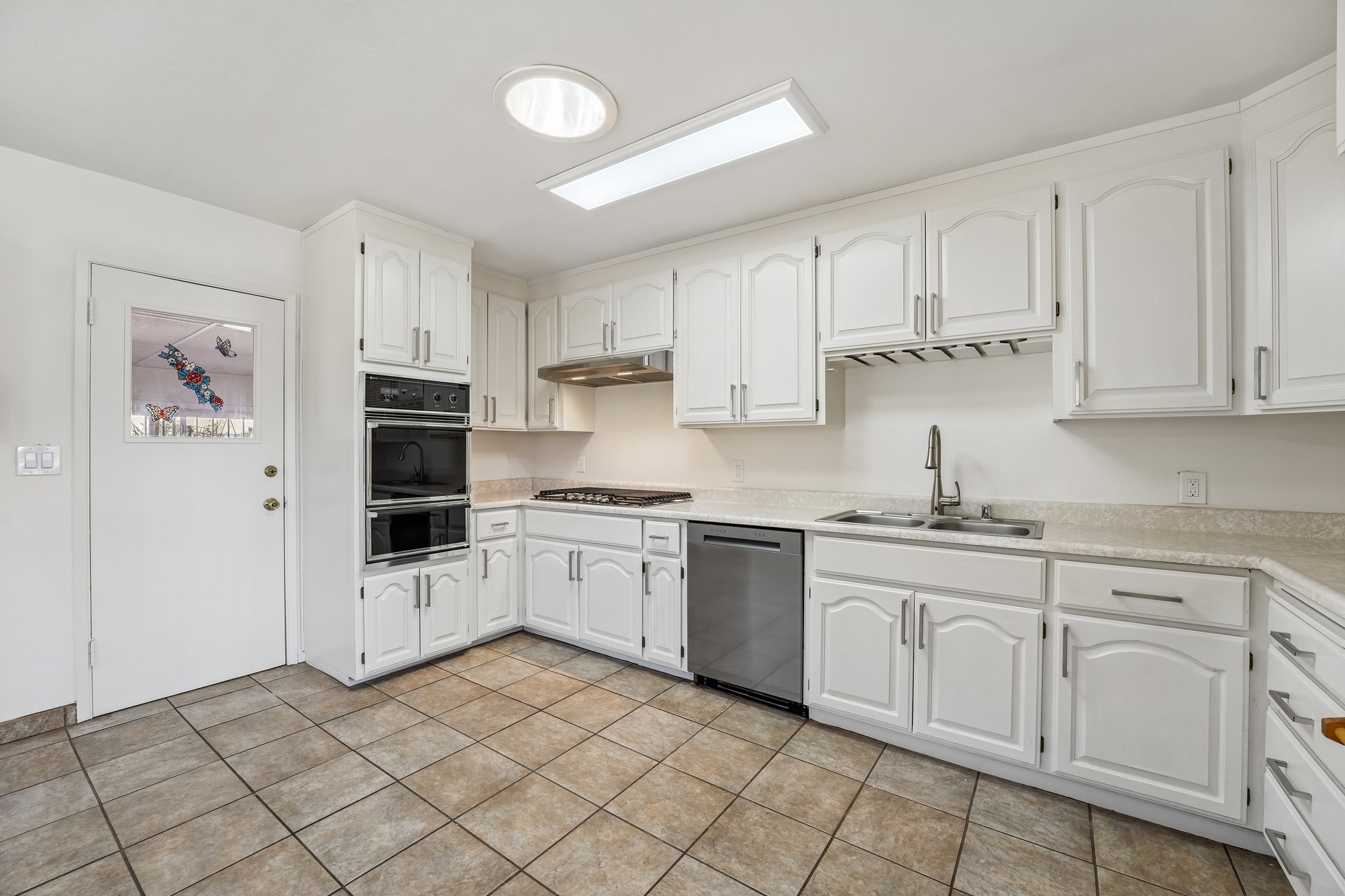 1611 Lincoln Ave-S1609-016.jpg