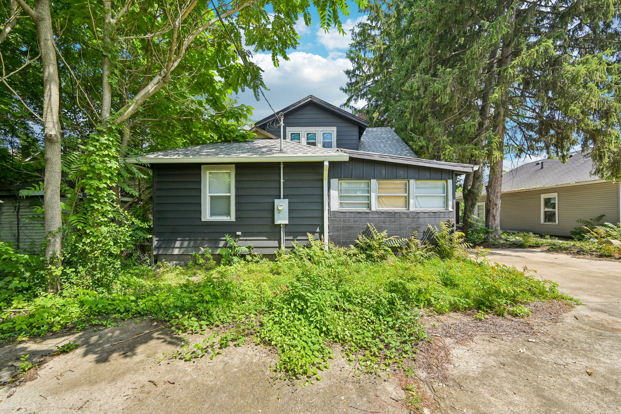 Nichol Ave-S0107-004.jpg