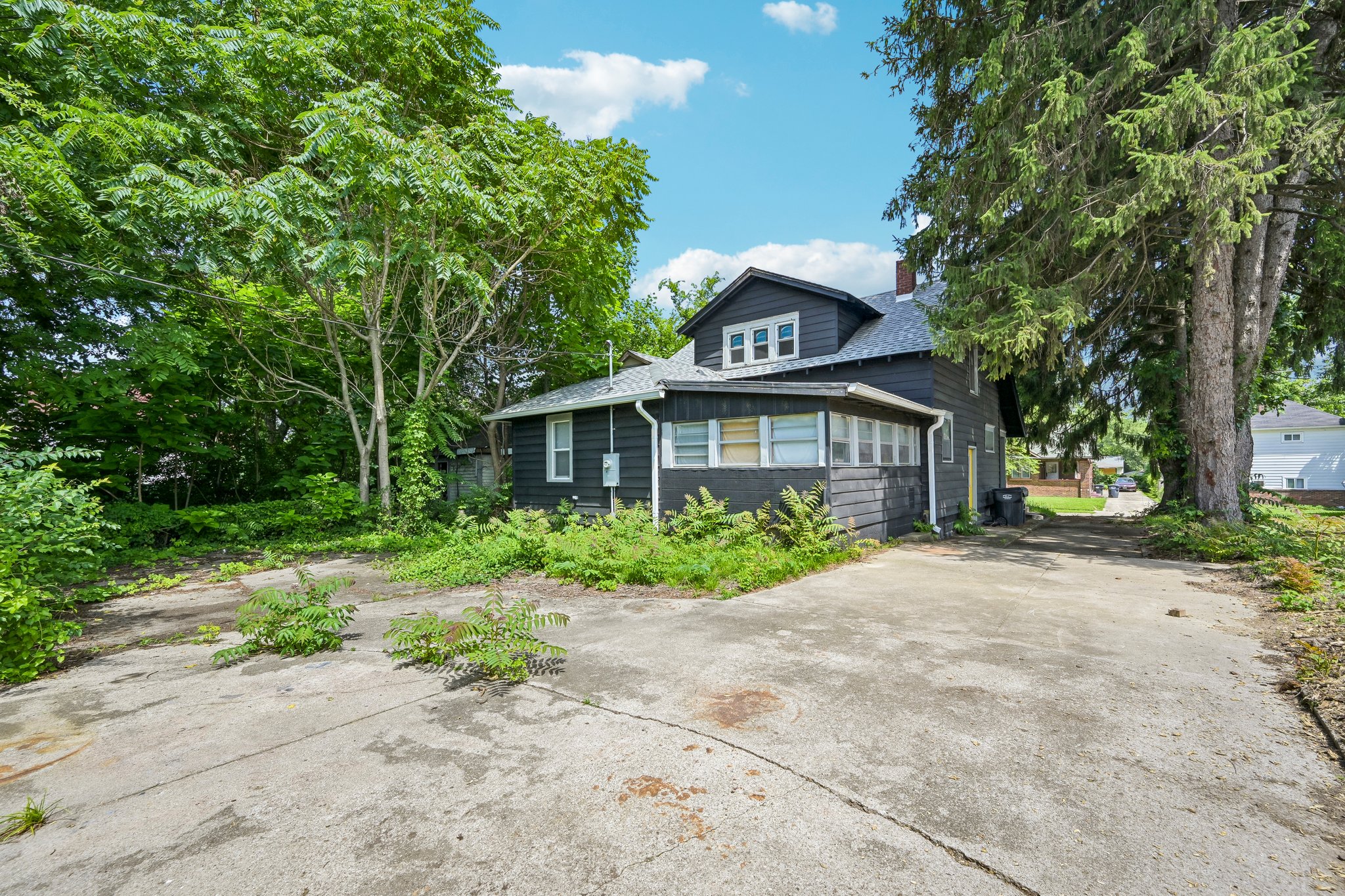 Nichol Ave-S0107-005.jpg