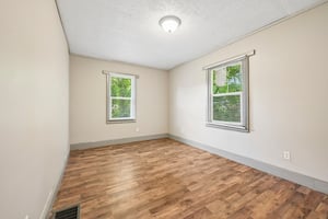 Nichol Ave-S0107-010.jpg