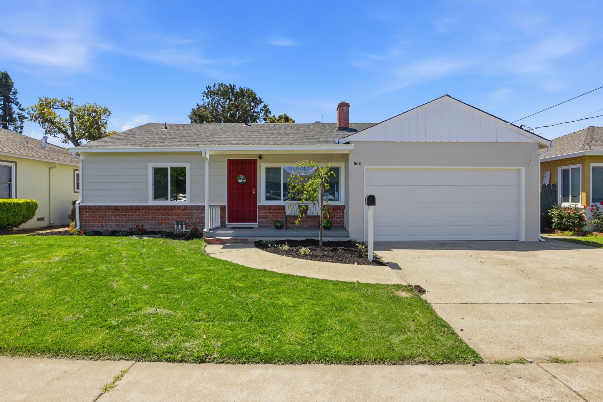 001_F8_16117 Gribben Ave