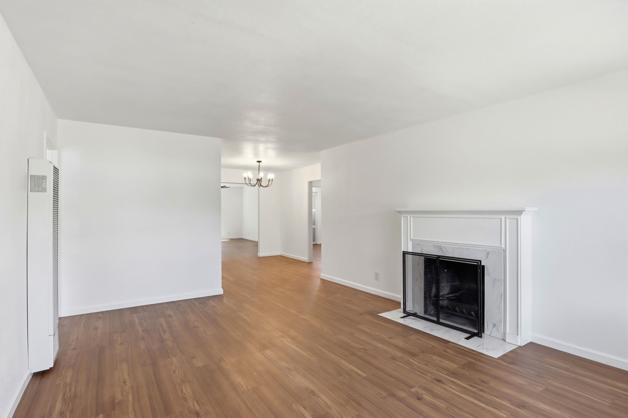 005_F8_16117 Gribben Ave