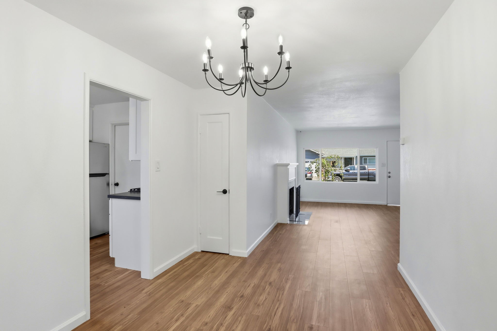 013_F8_16117 Gribben Ave