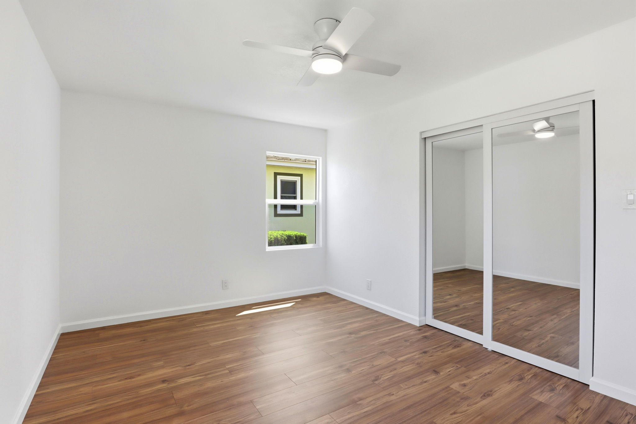 020_F8_16117 Gribben Ave