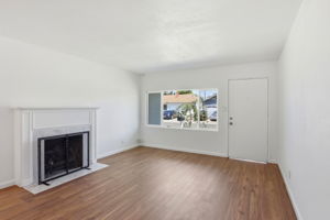 006_F8_16117 Gribben Ave