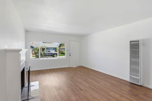 007_F8_16117 Gribben Ave