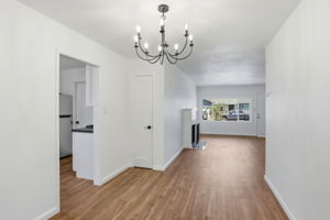 013_F8_16117 Gribben Ave