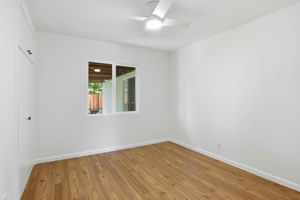 022_F8_16117 Gribben Ave