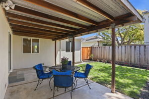 028_F8_16117 Gribben Ave