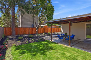 029_F8_16117 Gribben Ave