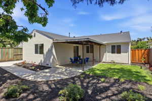 031_F8_16117 Gribben Ave