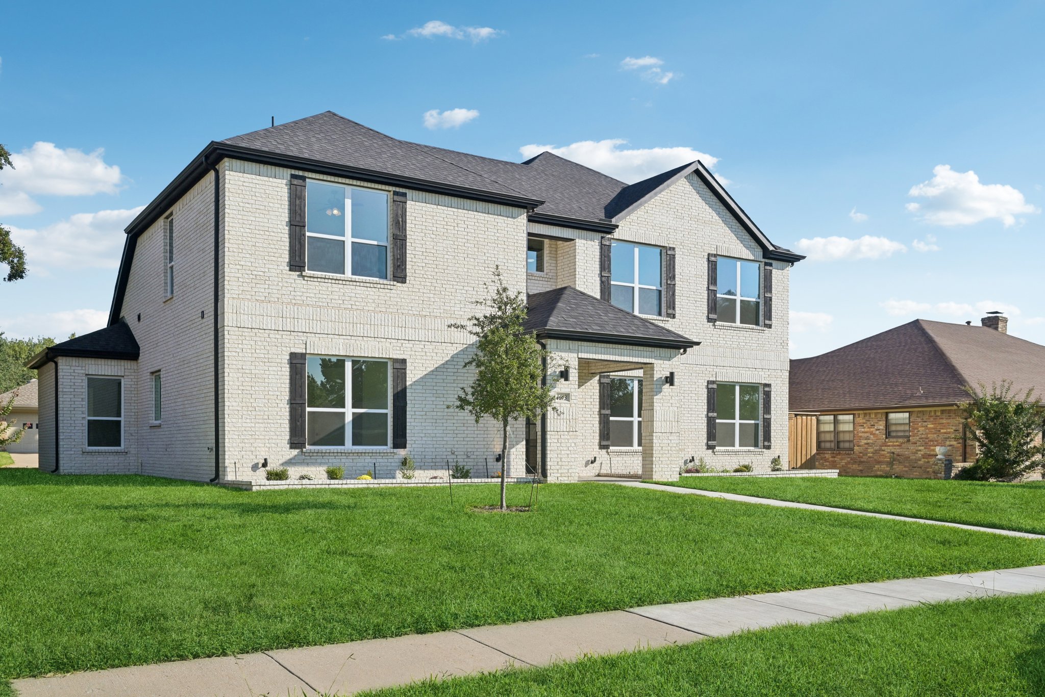 Cherbourg Dr-L0210-004.jpg