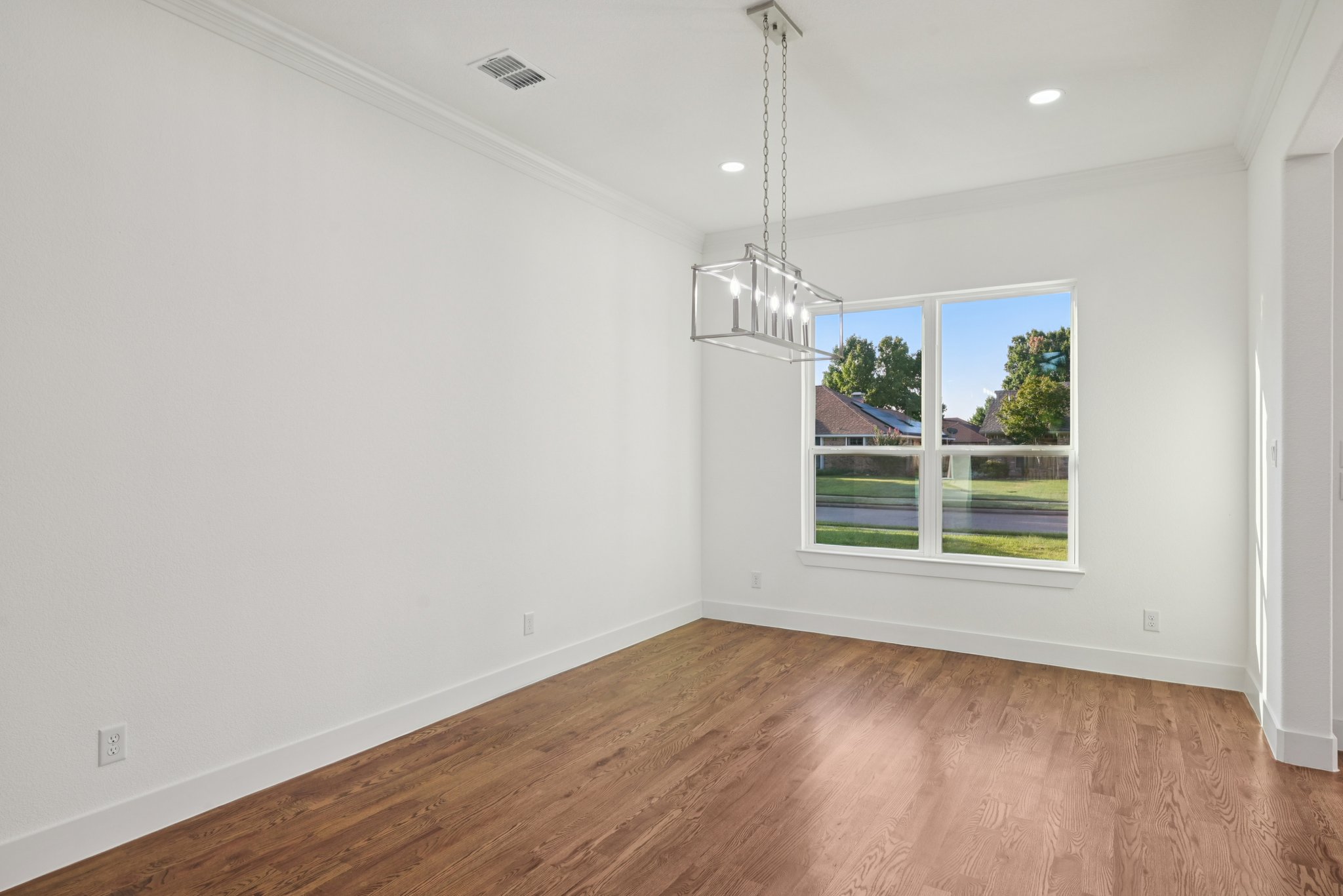 Cherbourg Dr-L0210-013.jpg