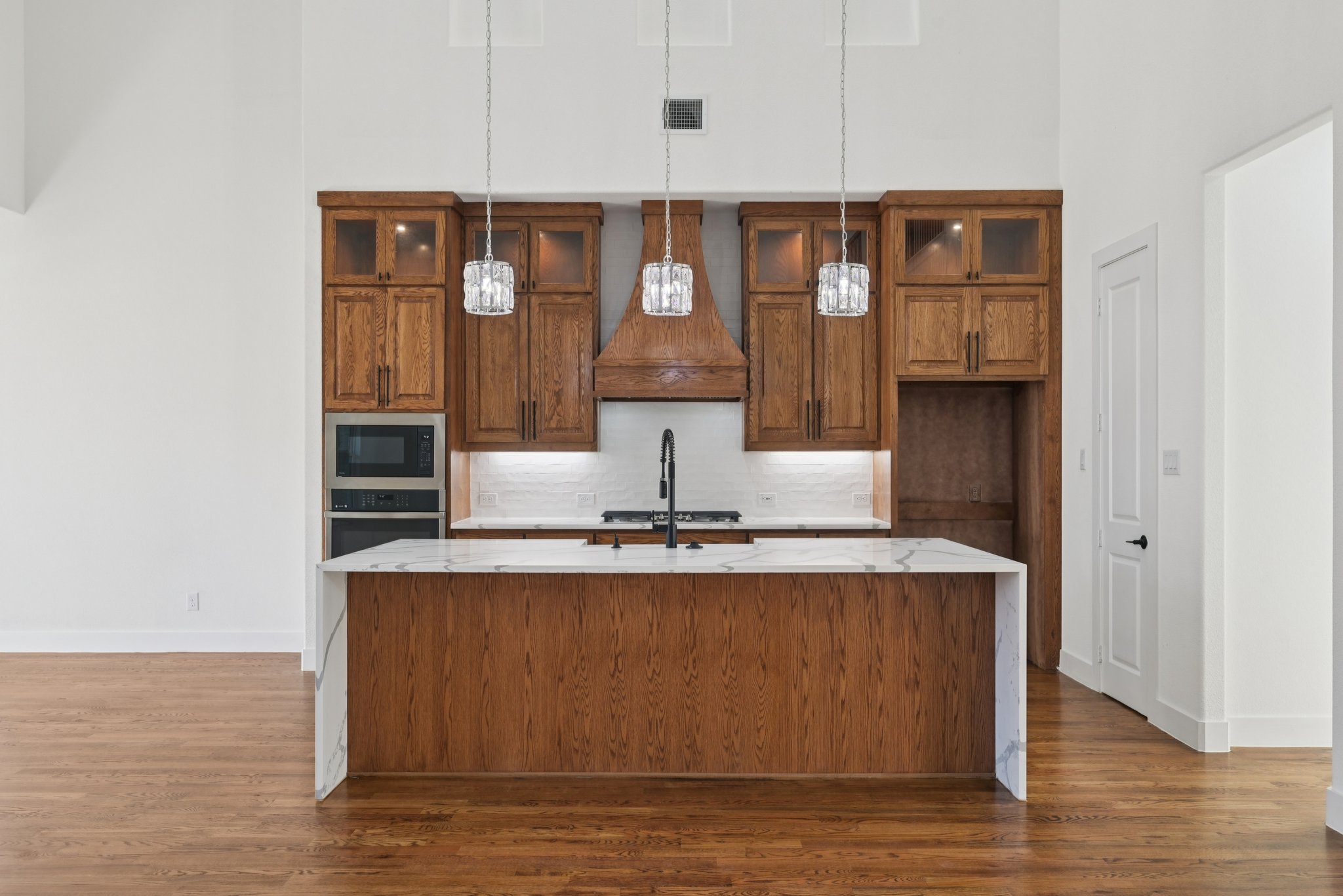 Cherbourg Dr-L0210-014.jpg