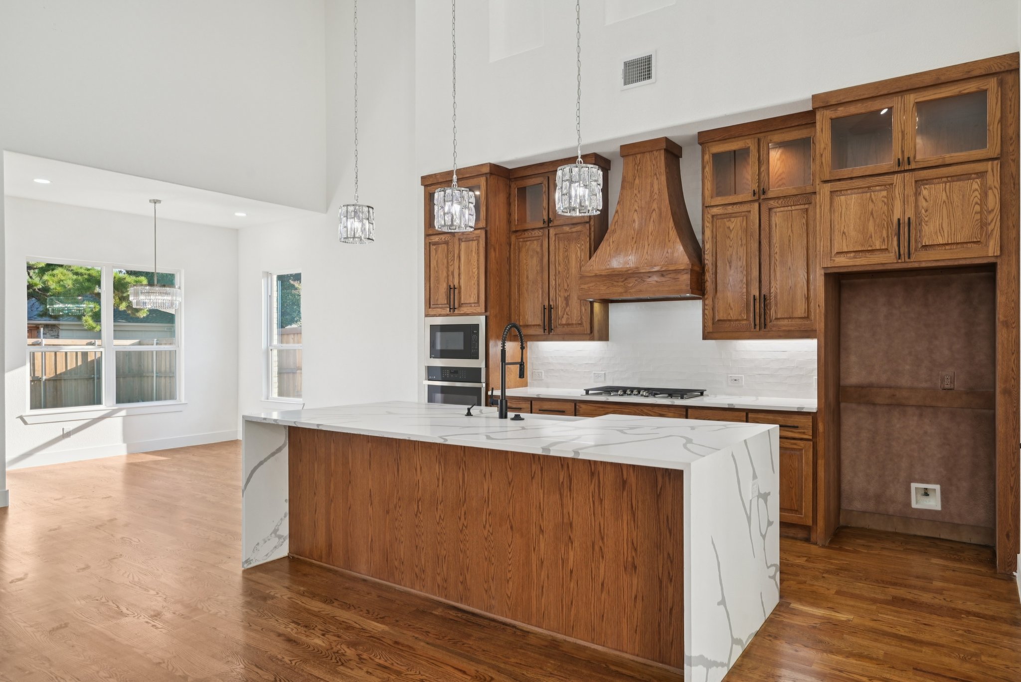 Cherbourg Dr-L0210-016.jpg