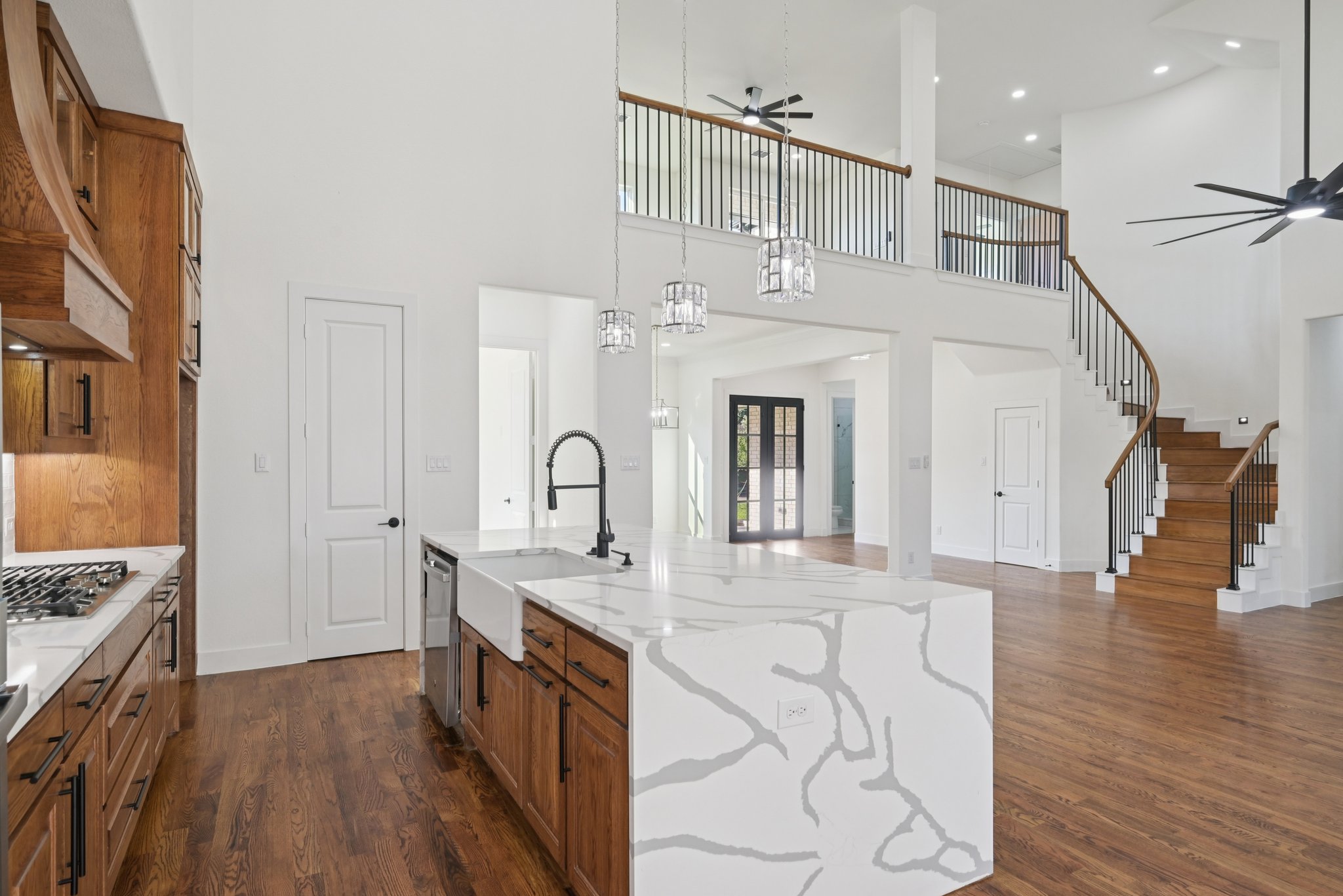 Cherbourg Dr-L0210-018.jpg
