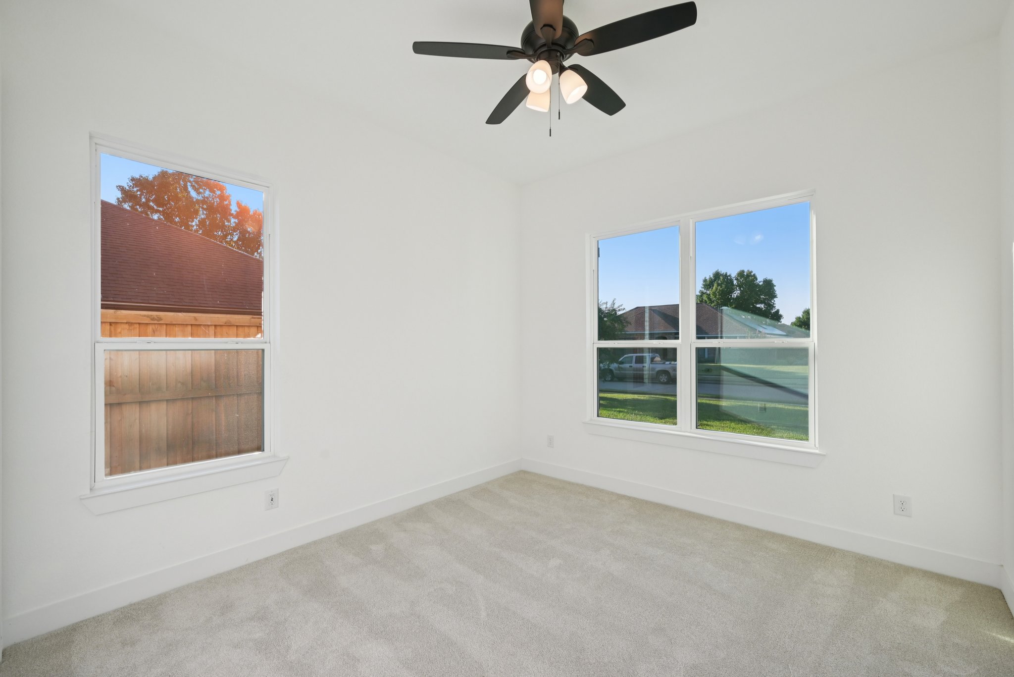 Cherbourg Dr-L0210-028.jpg