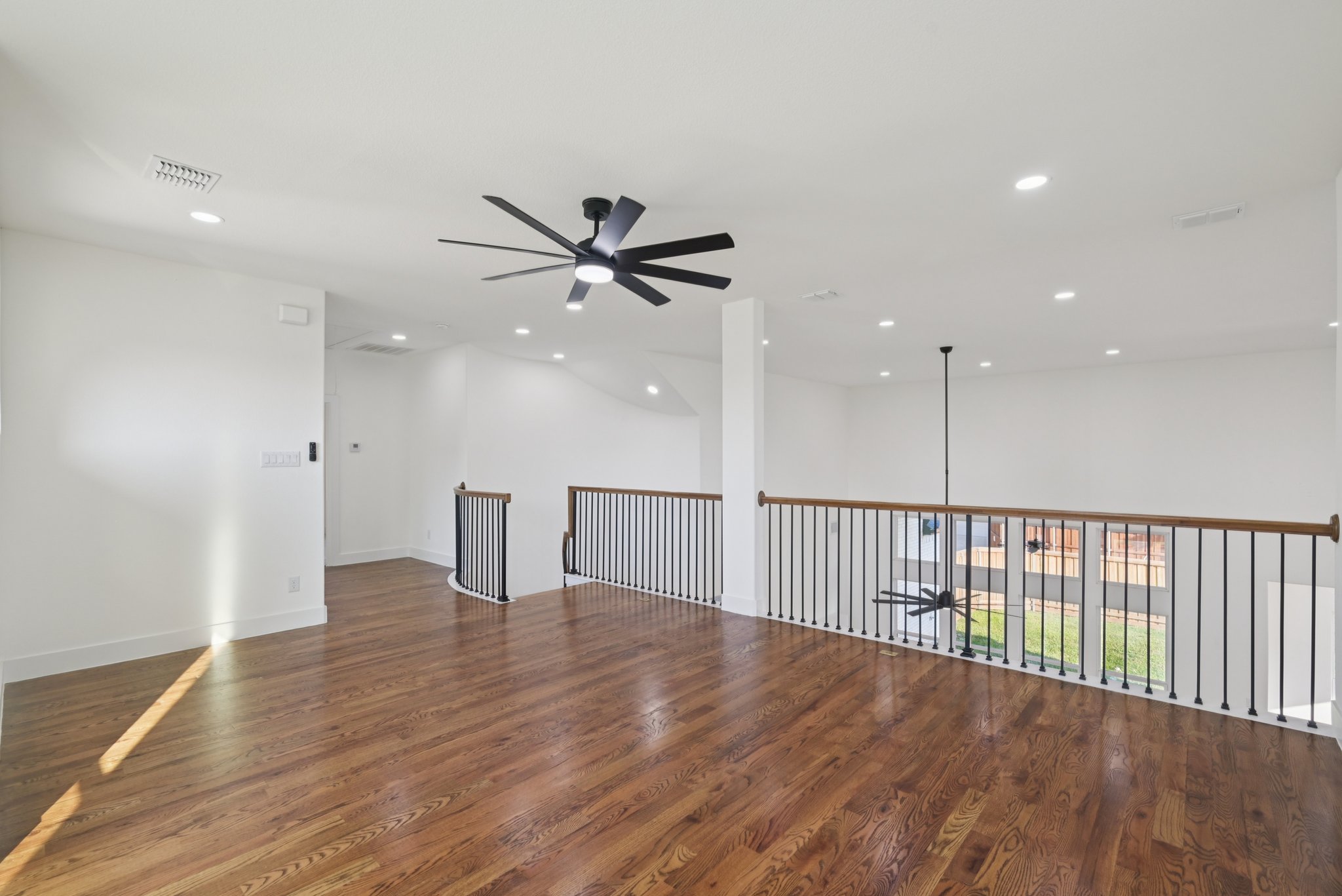 Cherbourg Dr-L0210-047.jpg