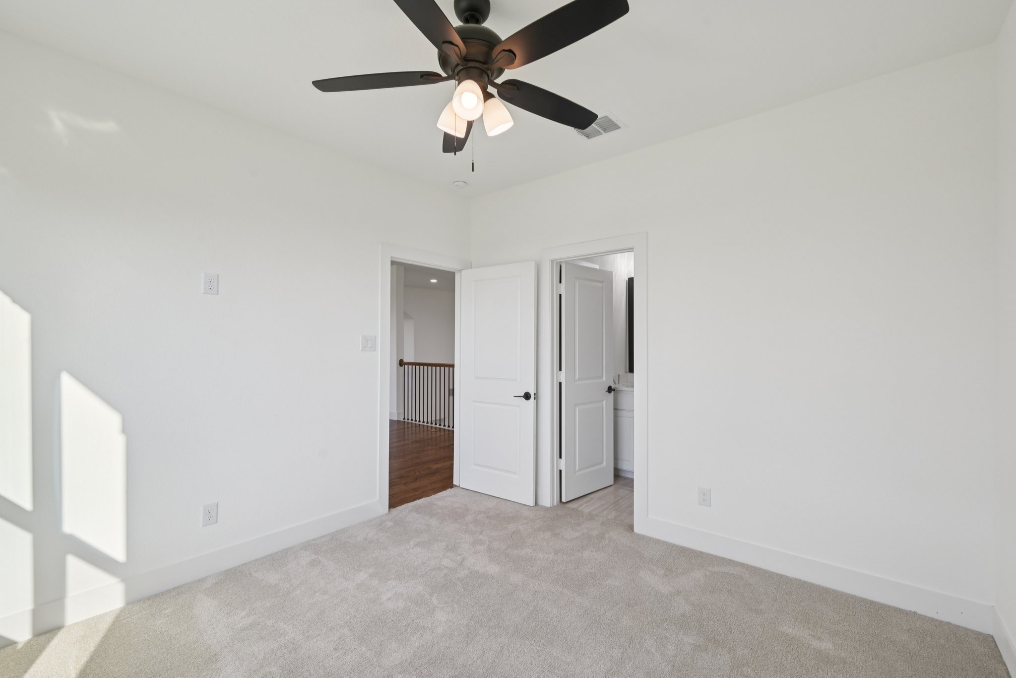 Cherbourg Dr-L0210-050.jpg