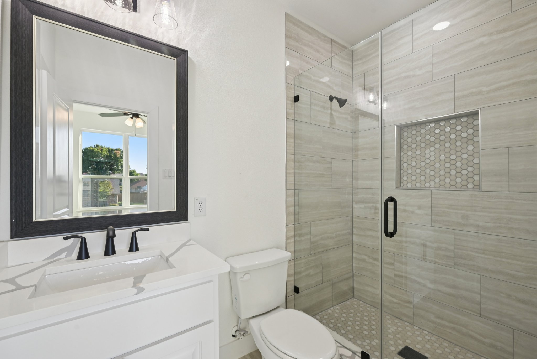 Cherbourg Dr-L0210-051.jpg