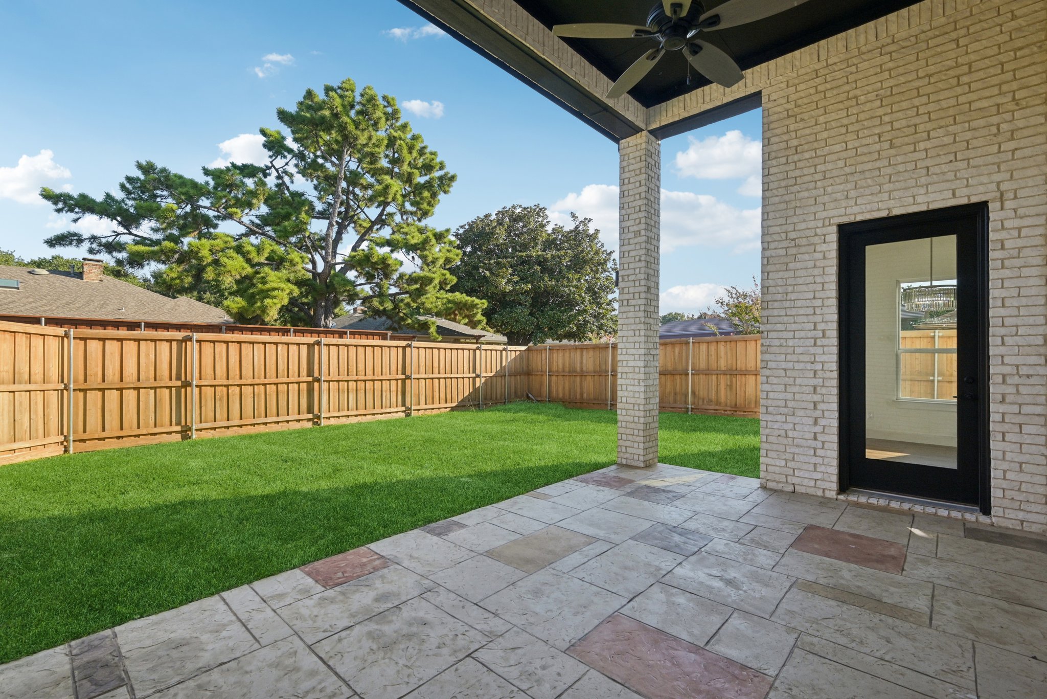 Cherbourg Dr-L0210-059.jpg