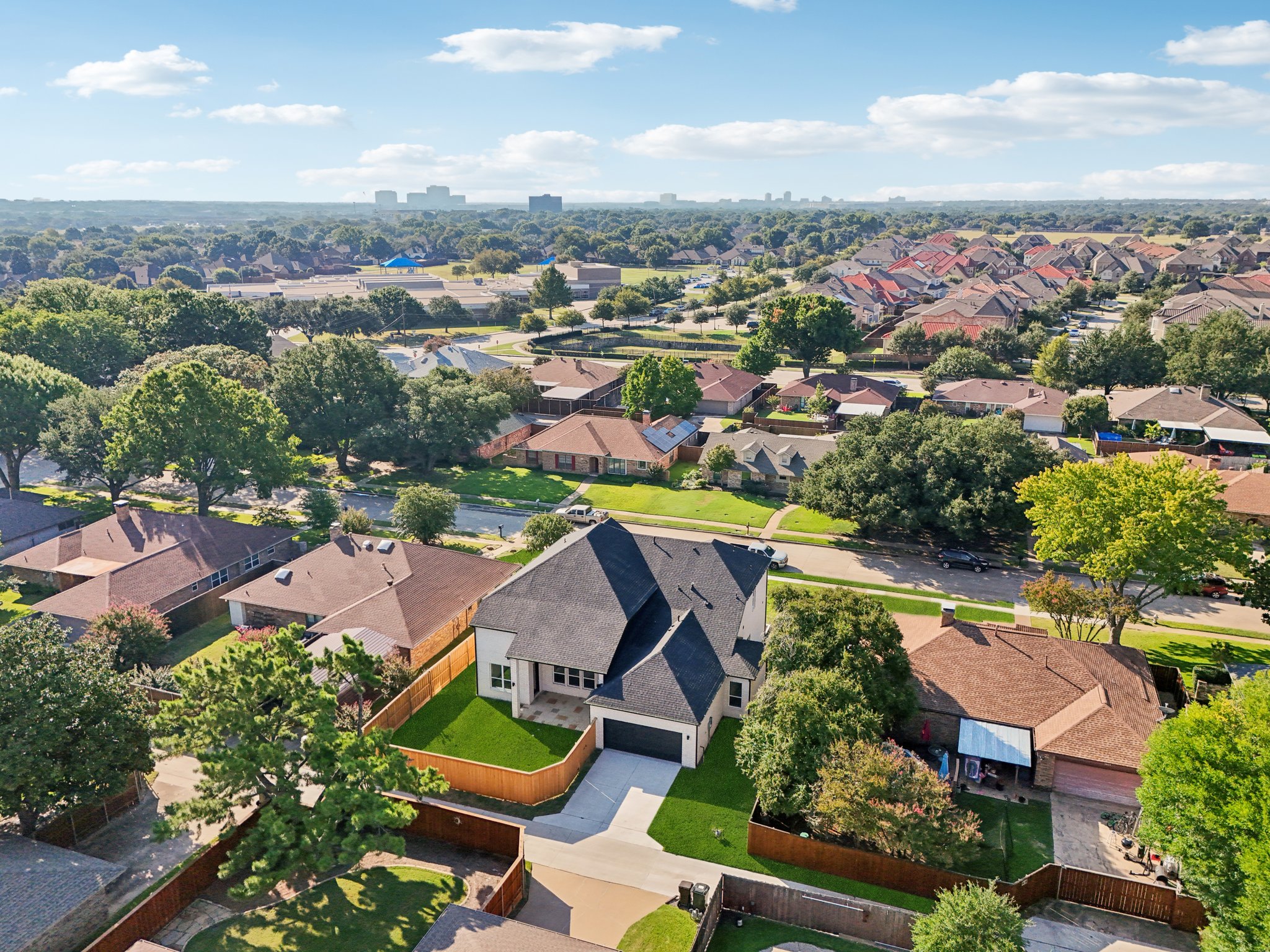 Cherbourg Dr-L0210-068.jpg