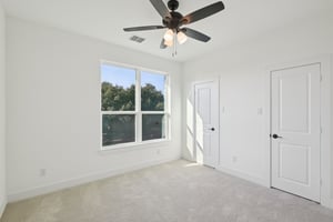 Cherbourg Dr-L0210-054.jpg