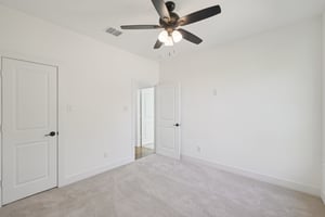 Cherbourg Dr-L0210-057.jpg