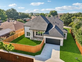 Cherbourg Dr-L0210-067.jpg