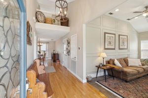 Welcome!  Please come in!