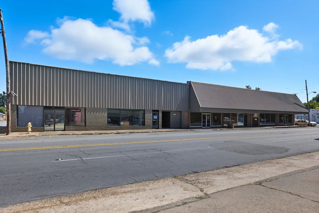 Commercial real estate media in Pine Bluff, Arkansas by Avery & Bryant