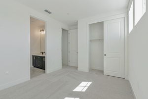  Photo 34