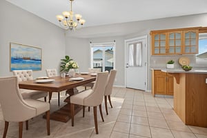 DSC03432 virtually staged.jpeg