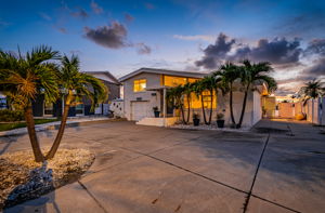 Front Exterior21