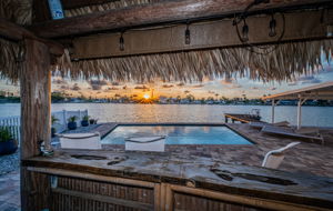 Tiki Hut21