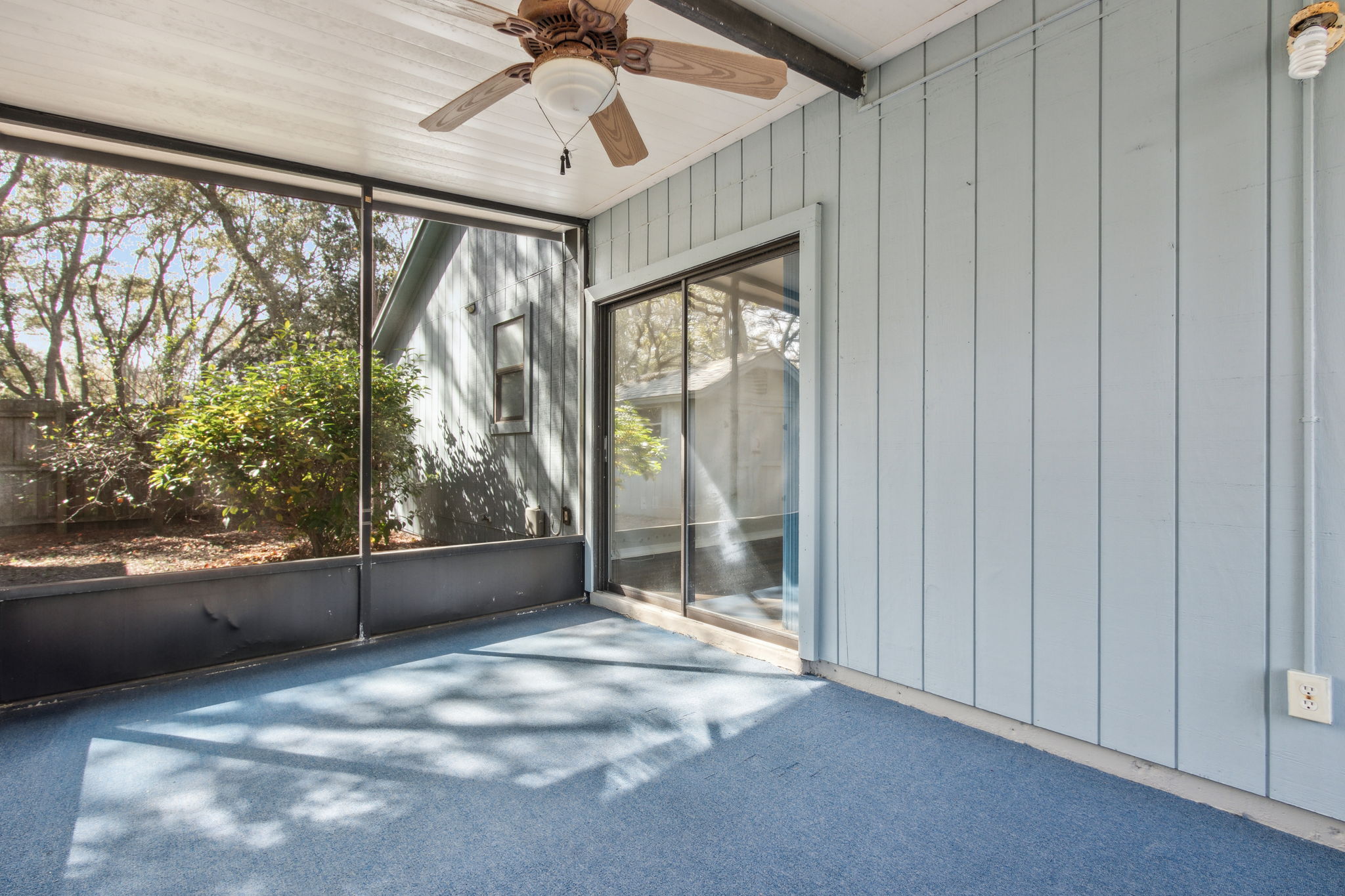 Screened-in Porch