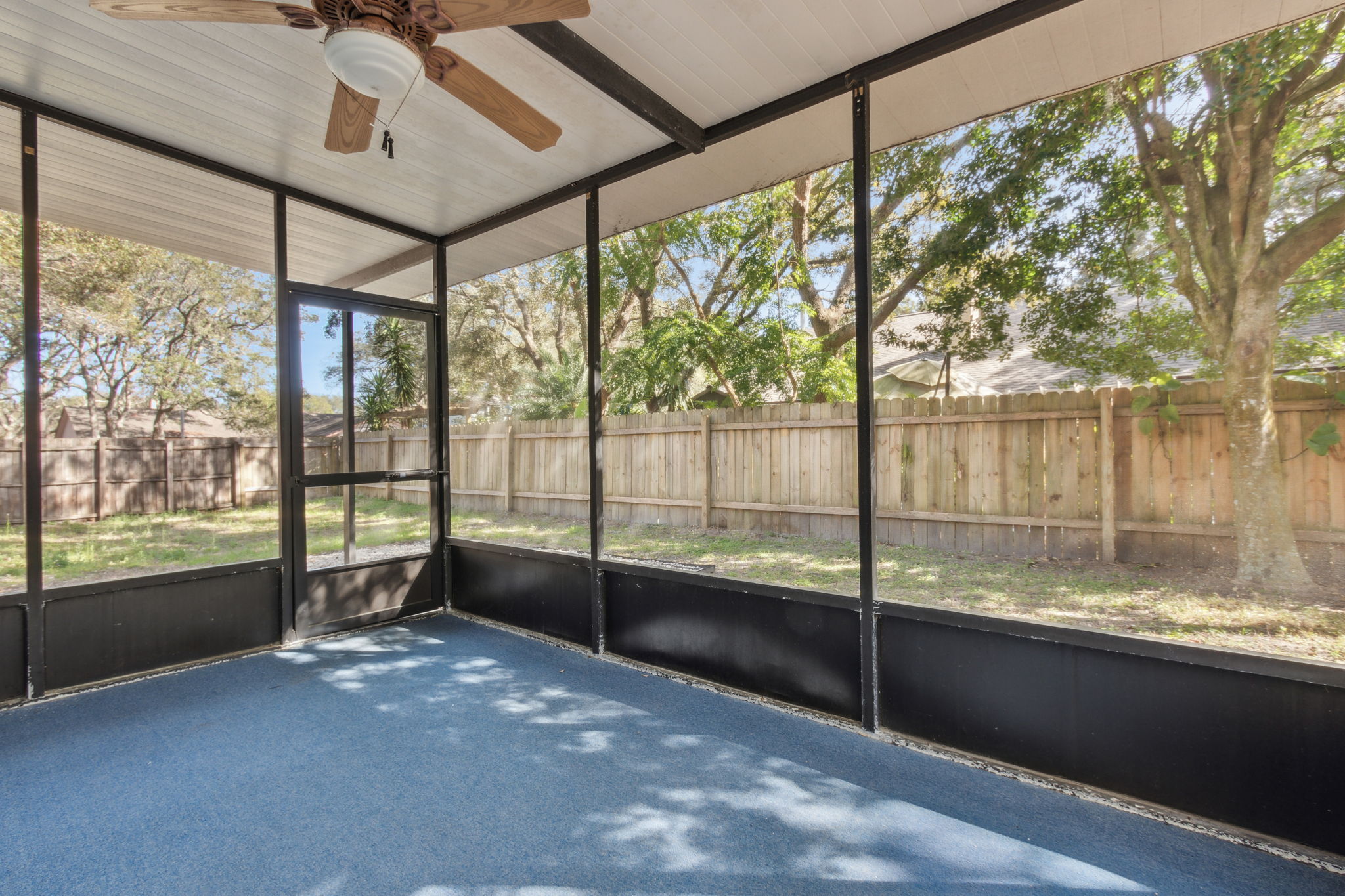 Screened-in Porch