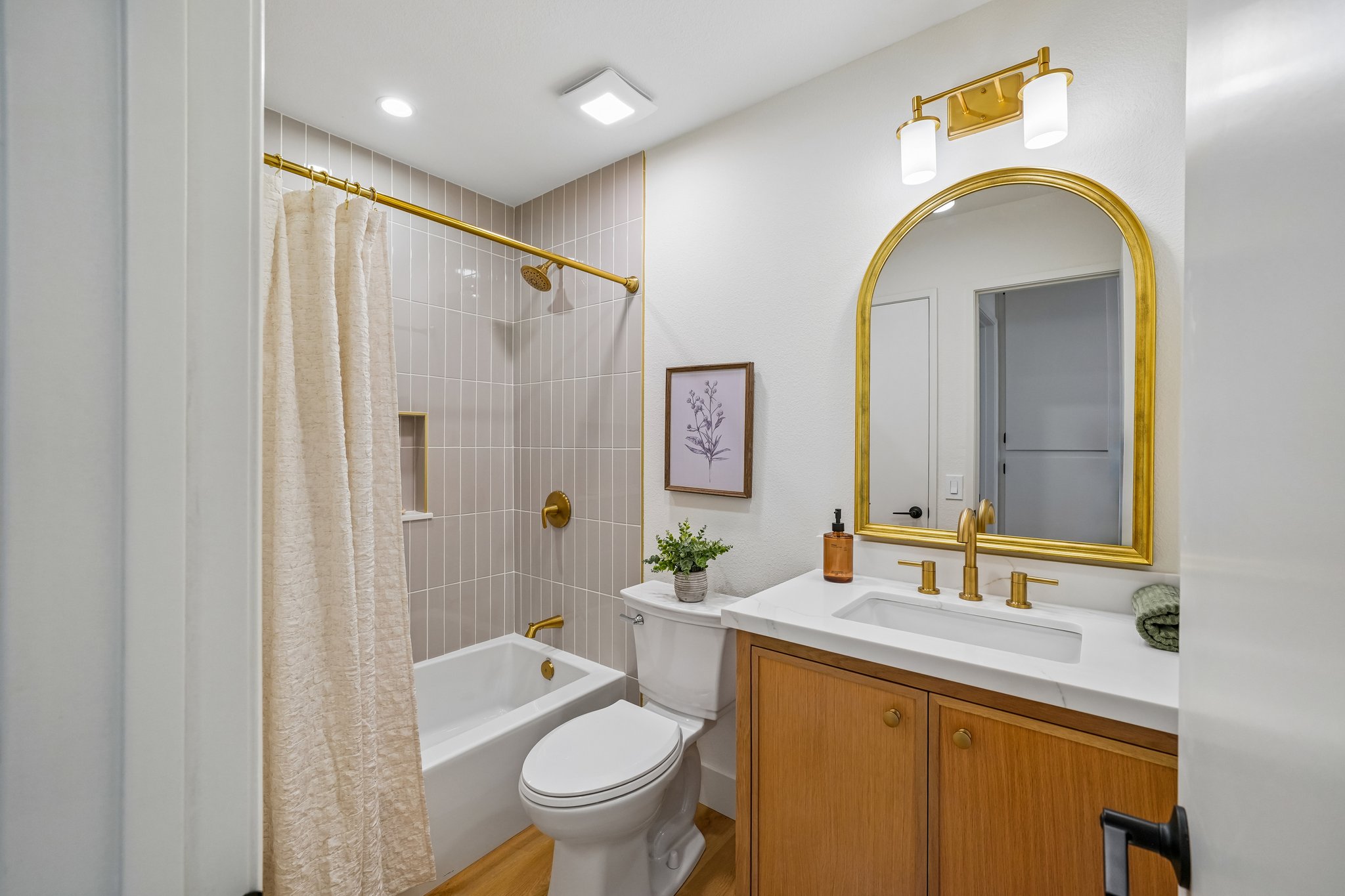 Carmel Cir E-S1810-030.jpg