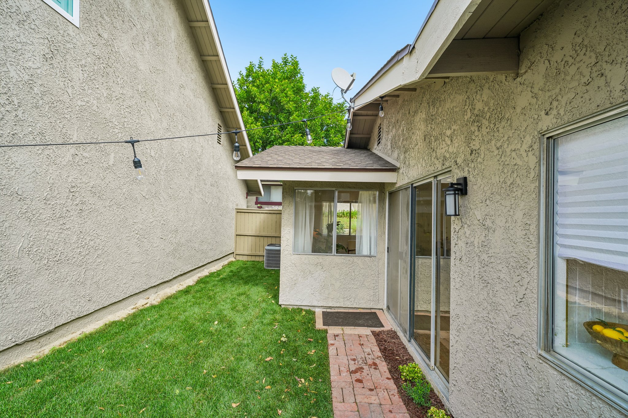 Carmel Cir E-S1810-040.jpg