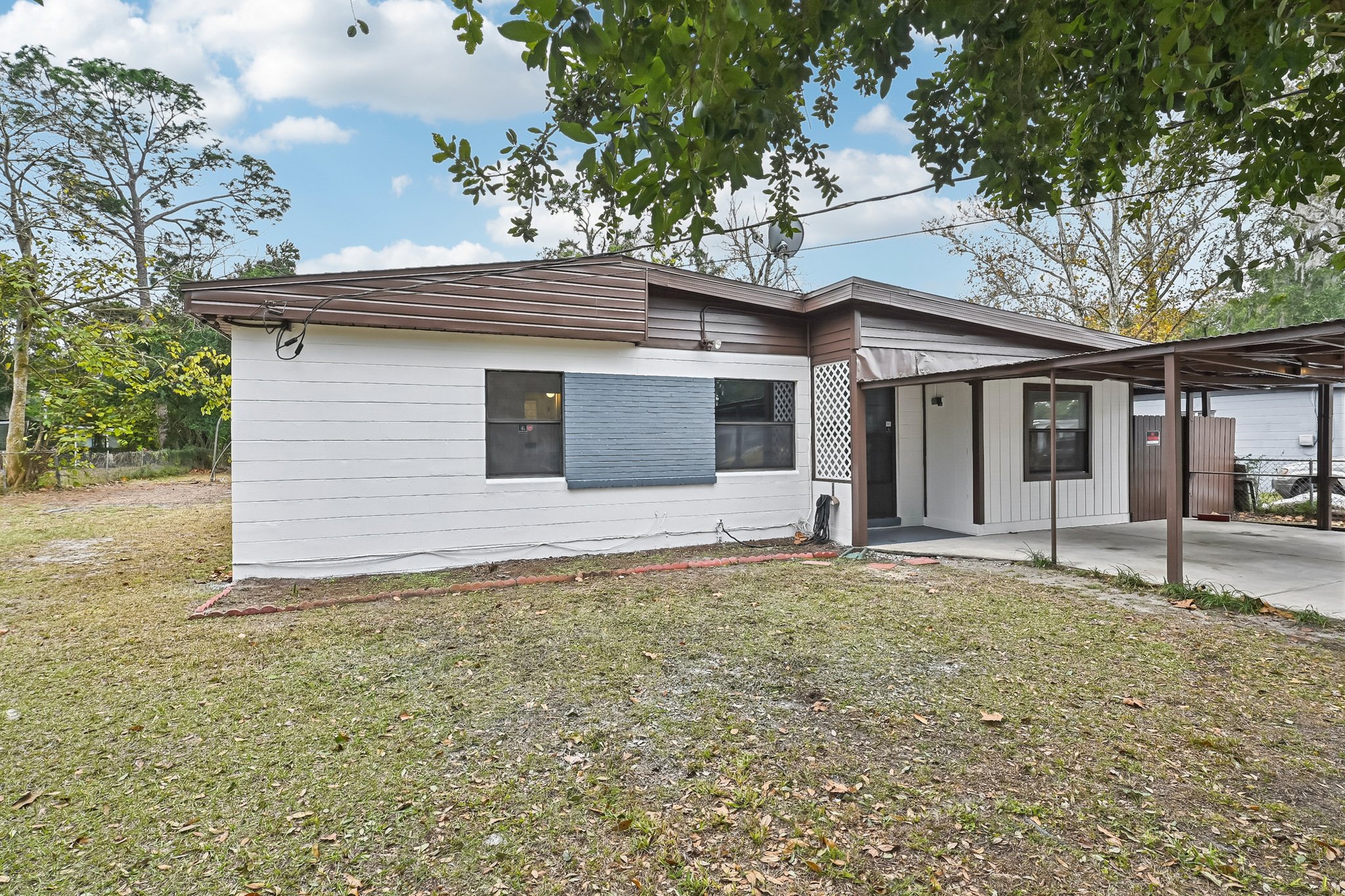 Loyola Dr-S1812-002.jpg