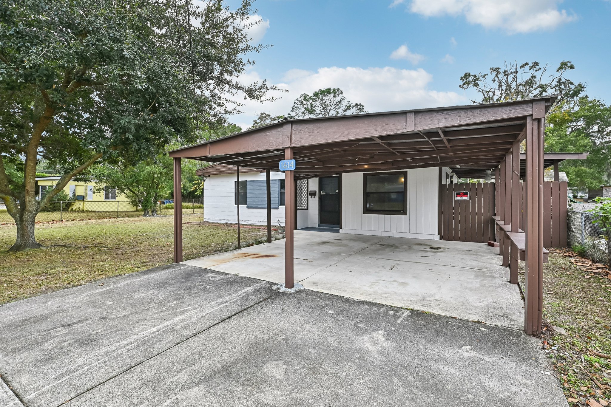 Loyola Dr-S1812-004.jpg