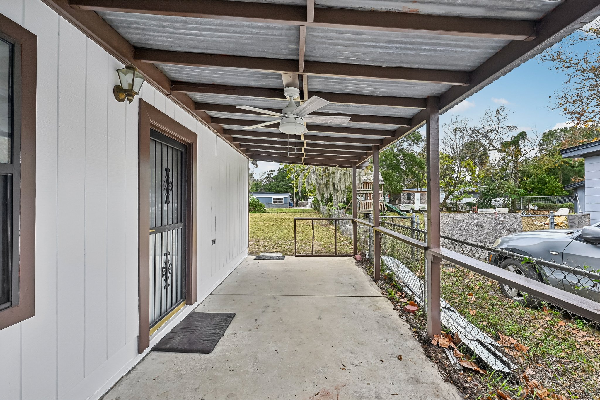 Loyola Dr-S1812-008.jpg