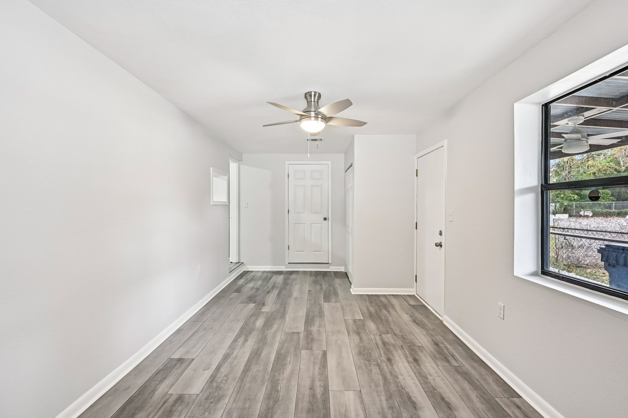 Loyola Dr-S1812-011.jpg